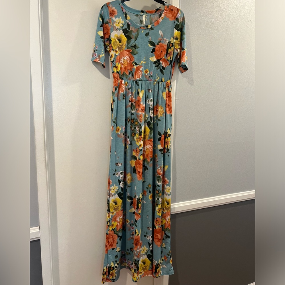 Sea Foam Green Floral Maxi Dress by Celeste - Sz M - NWT